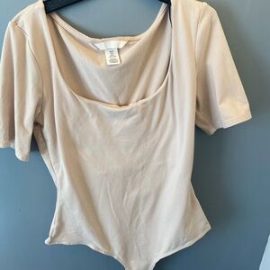 H&M Beige Scoop Neck Short Sleeve Bodysuit